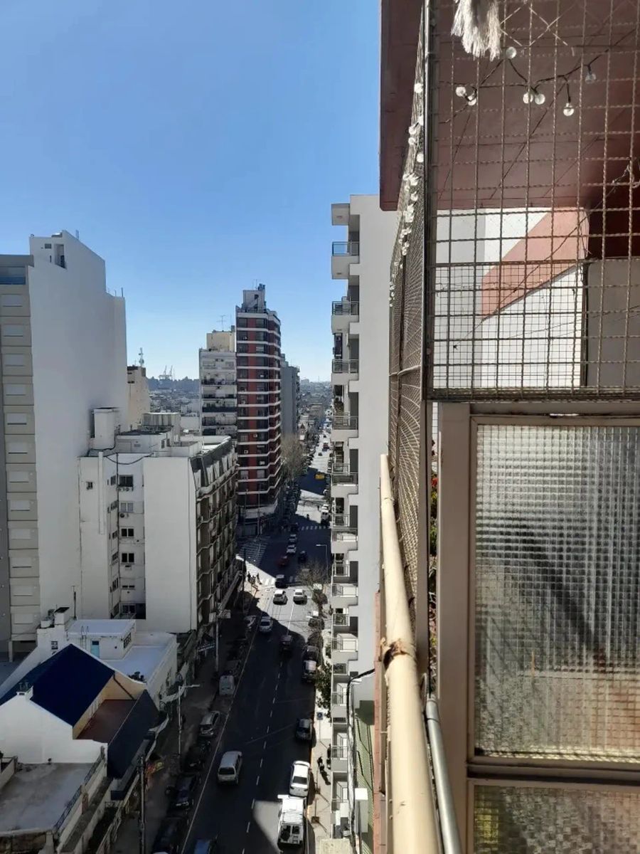 VENTA - DEPARTAMENTO 4 AMBIENTES IMPECABLE - PISO 10 - 10