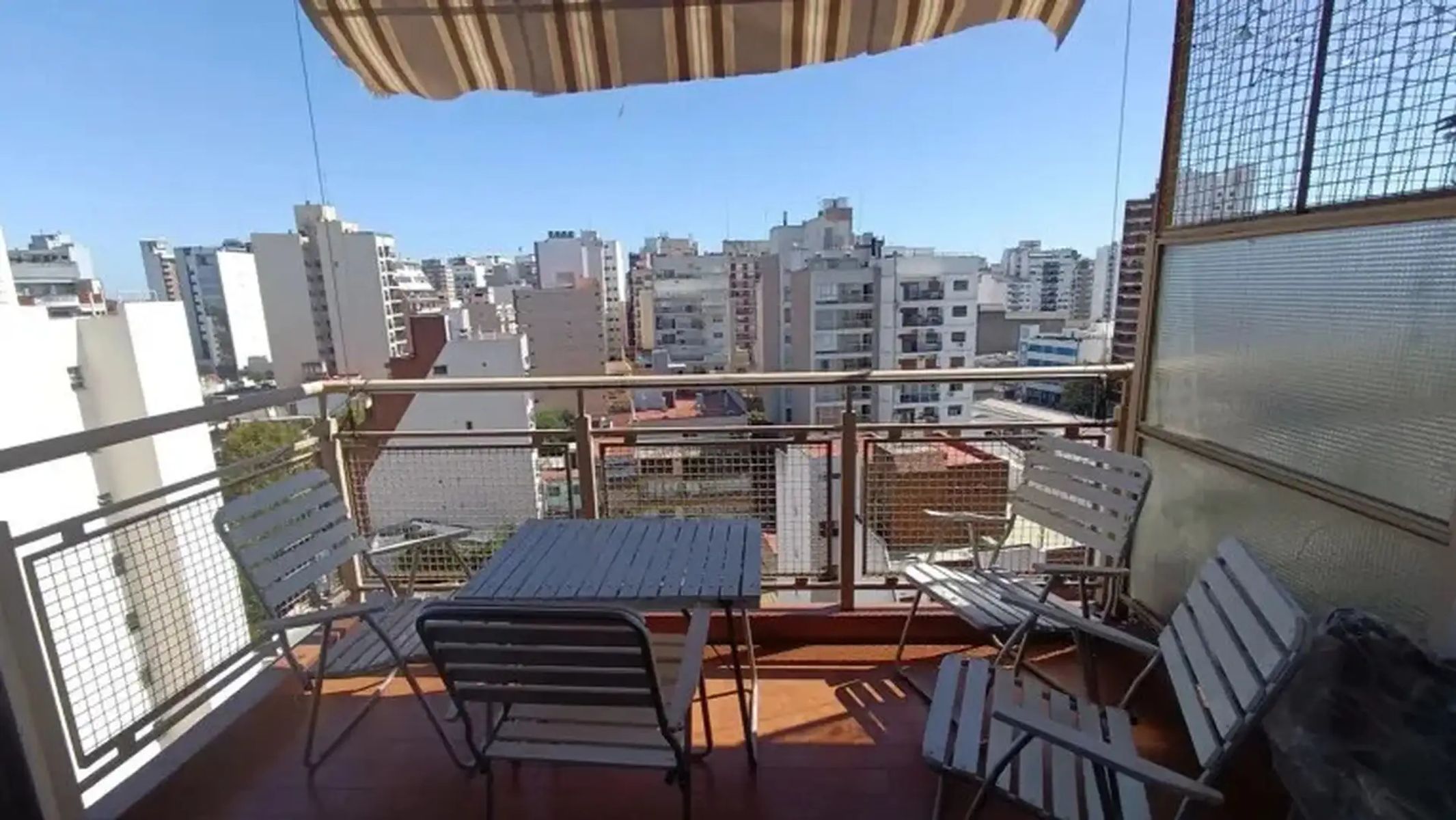 VENTA - DEPARTAMENTO 4 AMBIENTES IMPECABLE - PISO 10 - 21