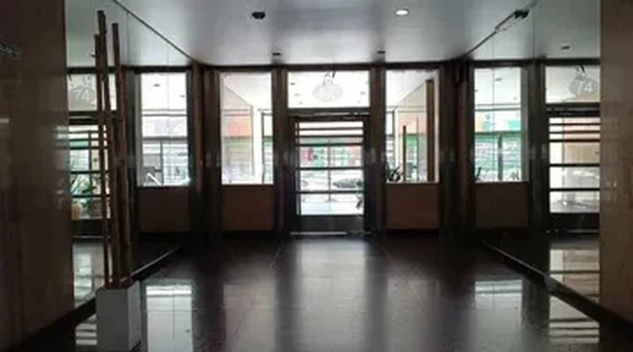 VENTA - DEPARTAMENTO 4 AMBIENTES IMPECABLE - PISO 10 - 23