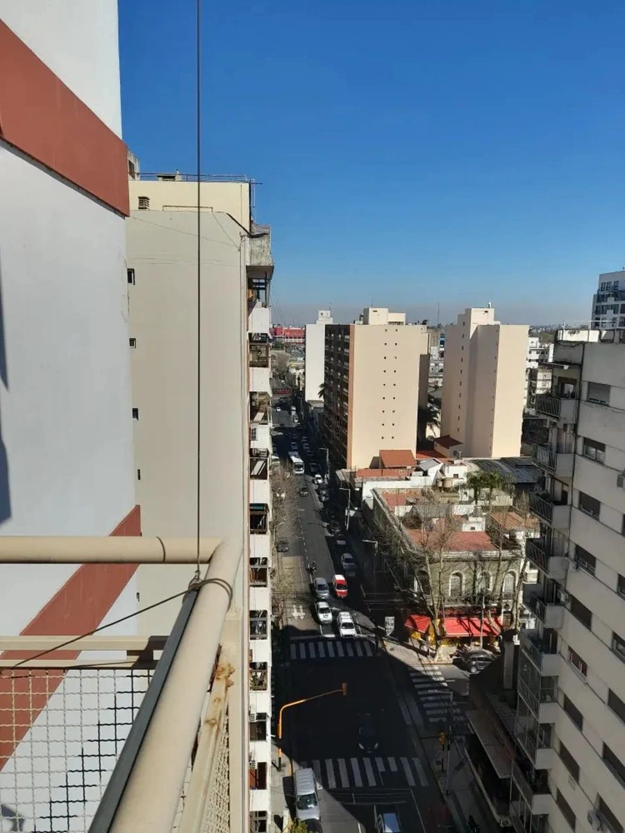 VENTA - DEPARTAMENTO 4 AMBIENTES IMPECABLE - PISO 10 - 25