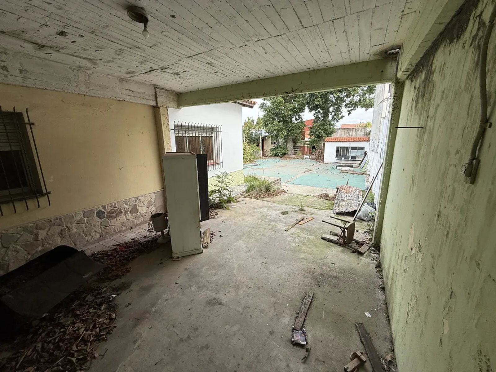 ALQUILER - GRAN LOCAL COMERCIAL EN BERNAL - 936 M2 TOTALES - 8
