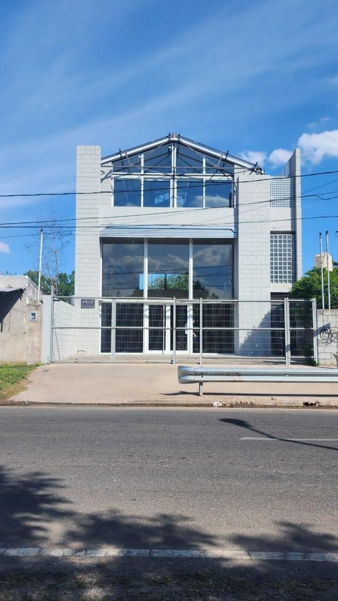 ALQUILER - GRAN LOCAL COMERCIAL DE 206 M2 - ¡A ESTRENAR - 2