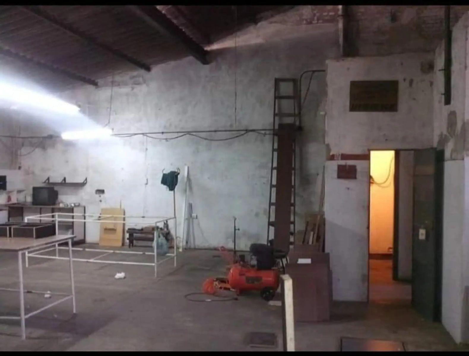 ALQUILER - GALPÓN/DEPÓSITO EN ZONA ESTRATÉGICA - 6