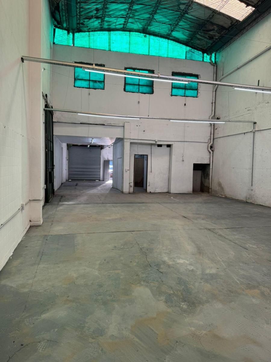 ALQUILER - LOCAL COMERCIAL DE GRANDES DIMENSIONES - REFACCIONADO A NUEVO - 5