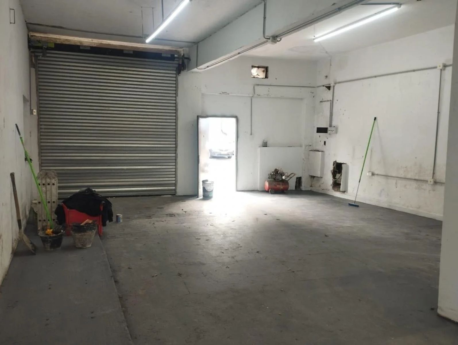 ALQUILER - LOCAL COMERCIAL DE GRANDES DIMENSIONES - REFACCIONADO A NUEVO - 6