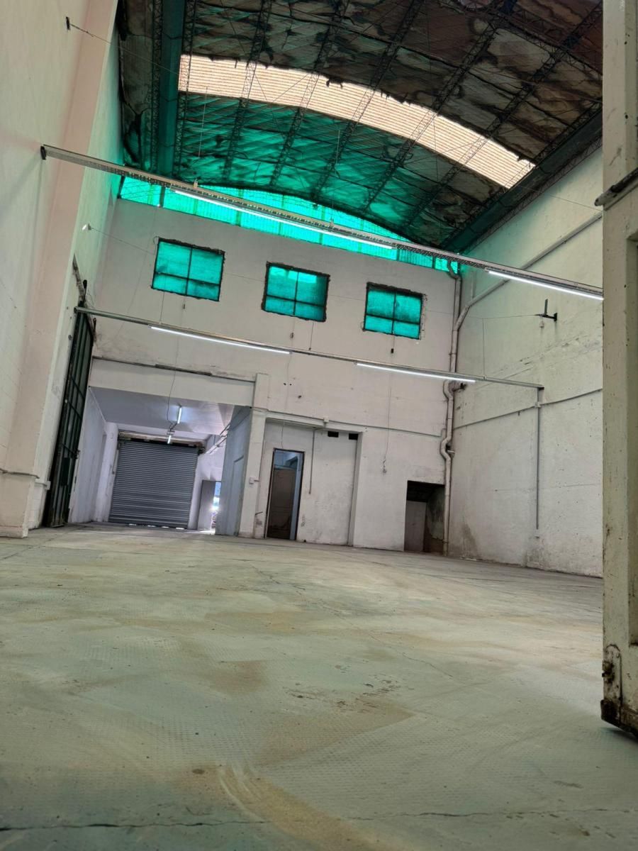 ALQUILER - LOCAL COMERCIAL DE GRANDES DIMENSIONES - REFACCIONADO A NUEVO - 13