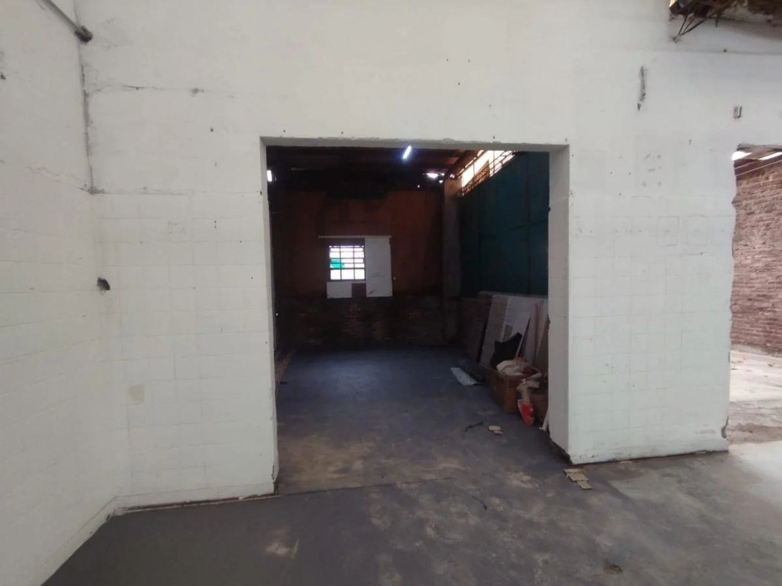 ALQUILER - LOCAL COMERCIAL DE GRANDES DIMENSIONES - REFACCIONADO A NUEVO - 15