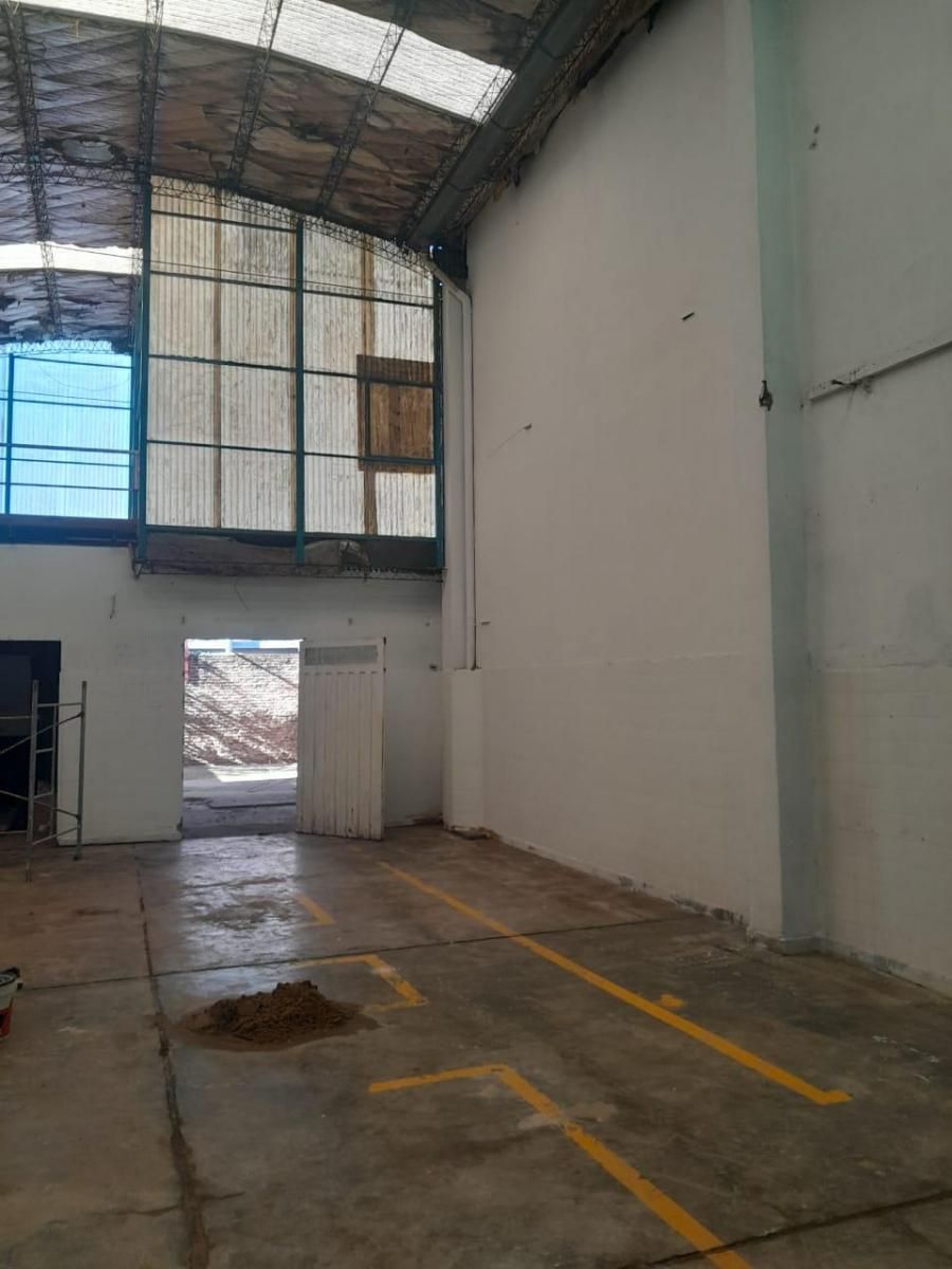 ALQUILER - LOCAL COMERCIAL DE GRANDES DIMENSIONES - REFACCIONADO A NUEVO - 19