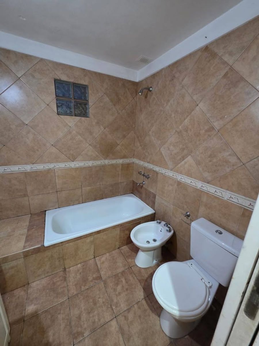 ALQUILER - DEPARTAMENTO 2 AMBIENTES AL FRENTE - SEMIPISO - 11