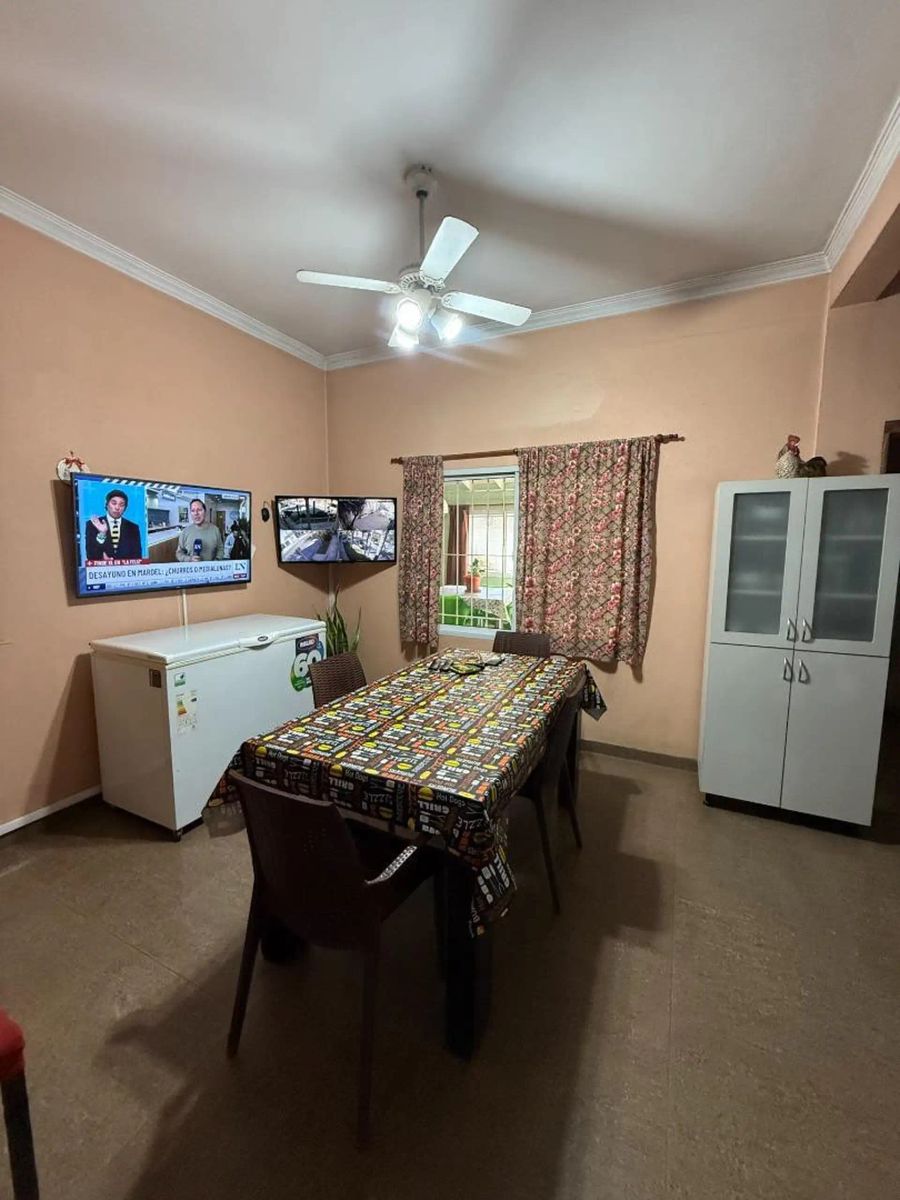 VENTA - CASA 3 AMBIENTES EN IMPECABLE ESTADO - MORÓN CENTRO - 2