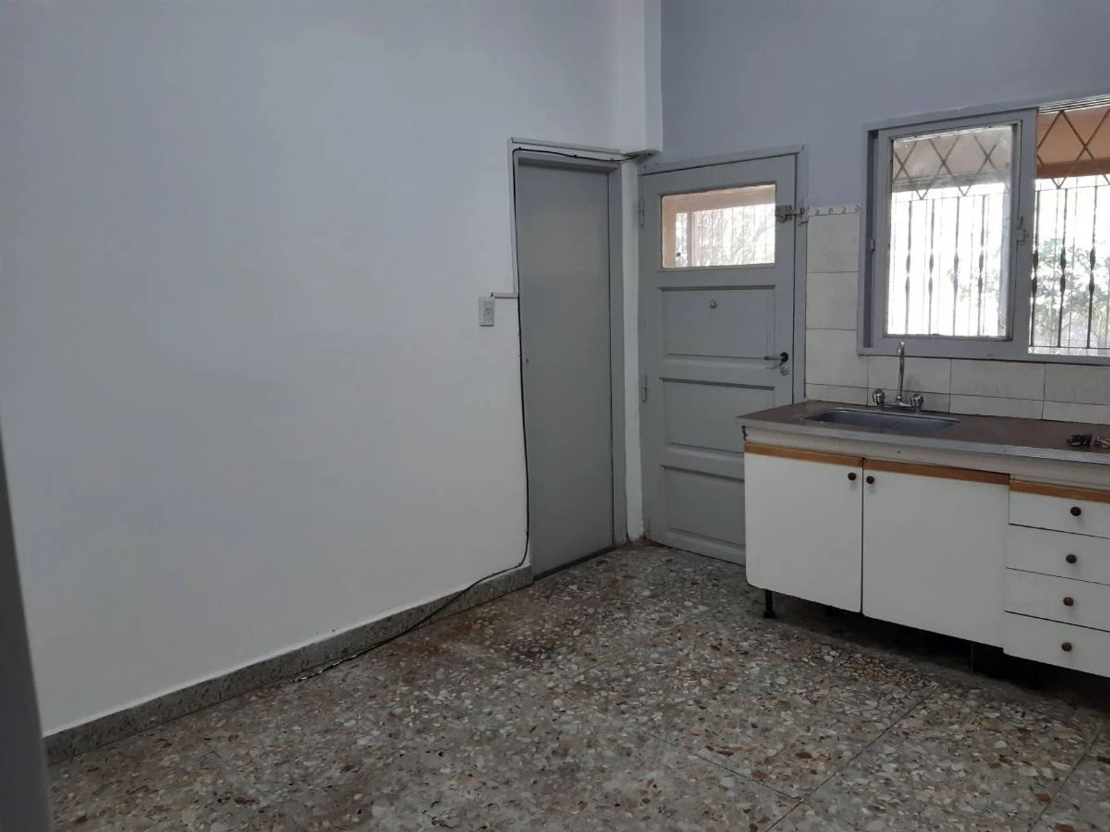 ALQUILER - GRAN CASA 3 AMBIENTES - VILLA LUZURIAGA - 14