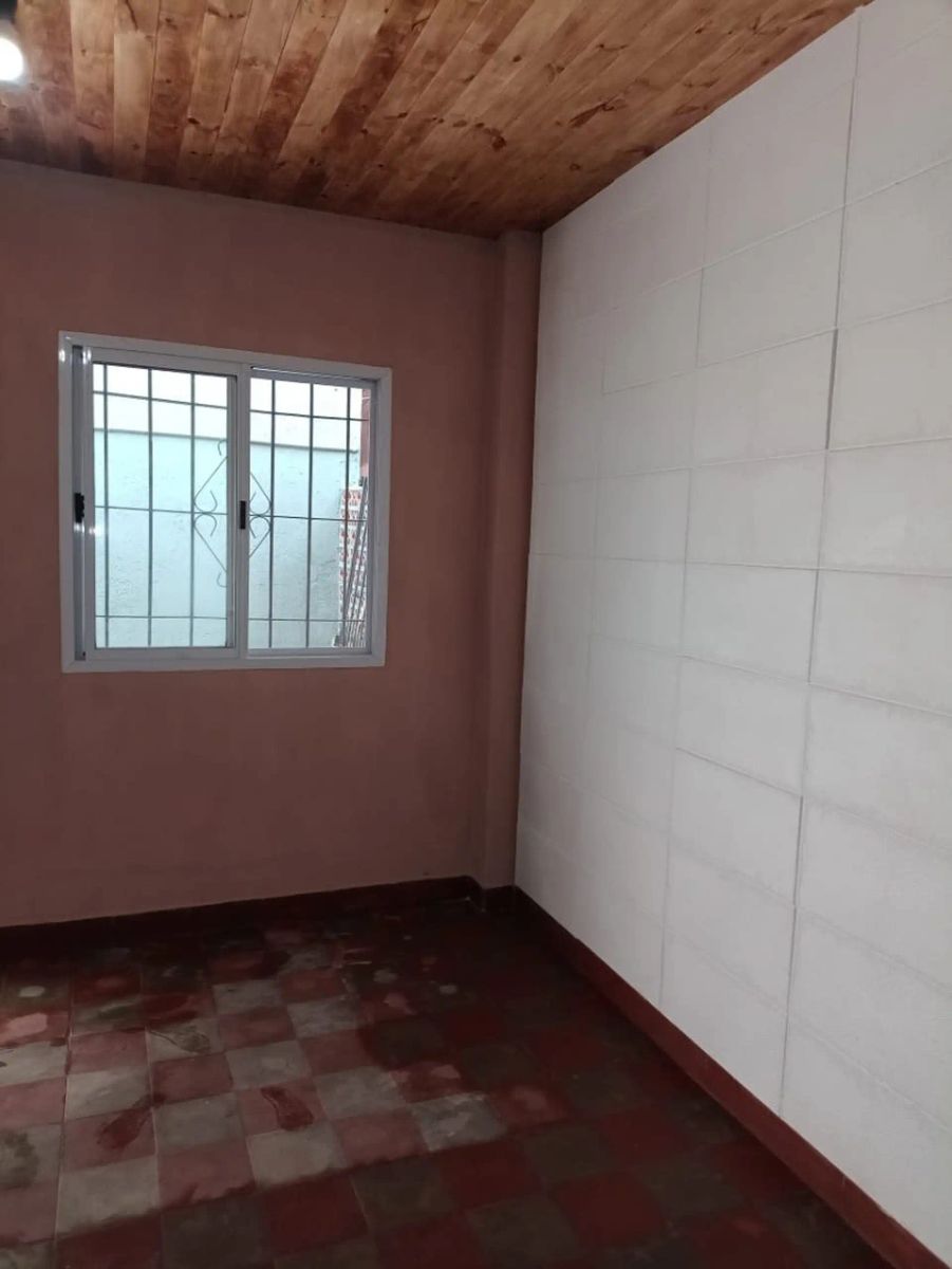 ALQUILER - DEPARTAMENTO 2 AMBIENTES C/PATIO - VILLA LUZURIAGA - 7