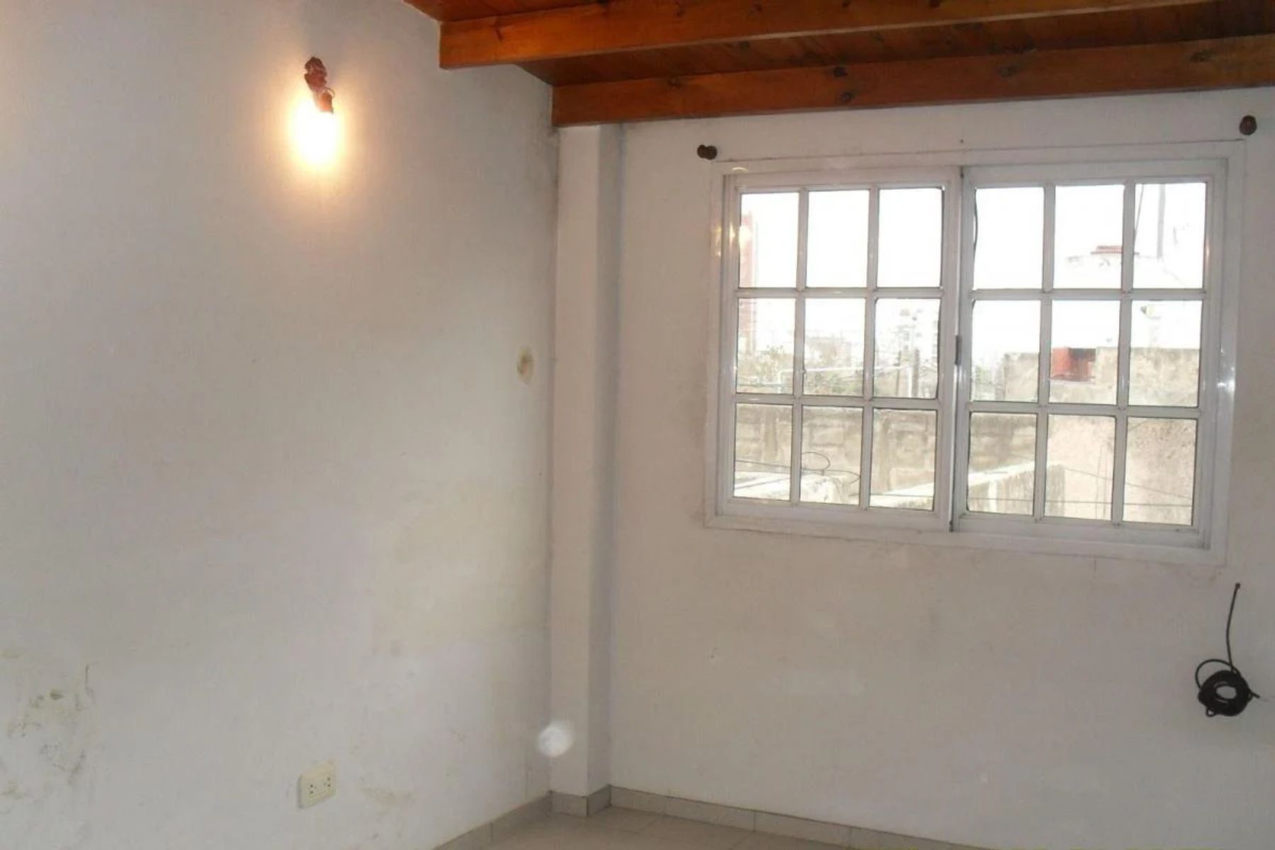 VENTA - ACOGEDOR DEPARTAMENTO TIPO PH 3 AMBIENTES - LANÚS ESTE - 6