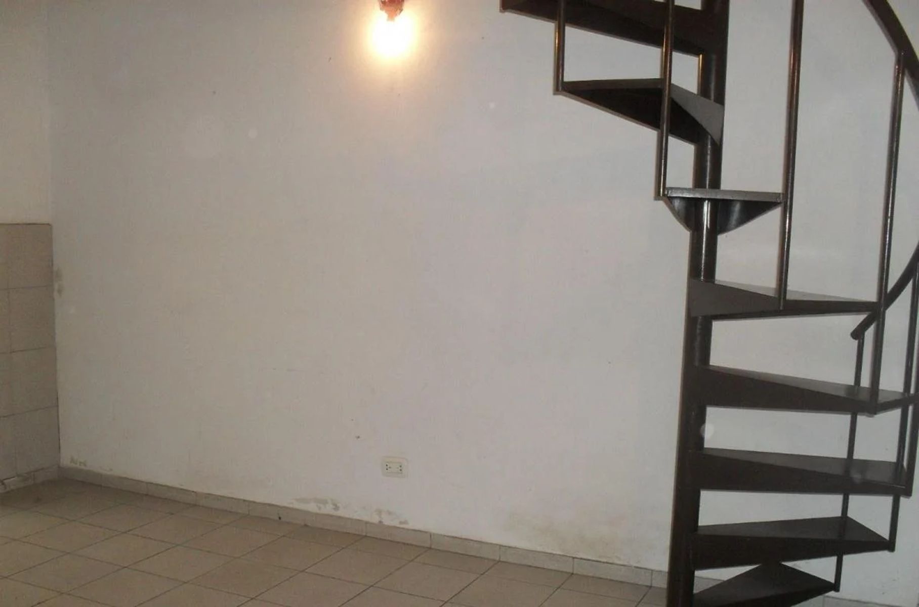 VENTA - ACOGEDOR DEPARTAMENTO TIPO PH 3 AMBIENTES - LANÚS ESTE - 9