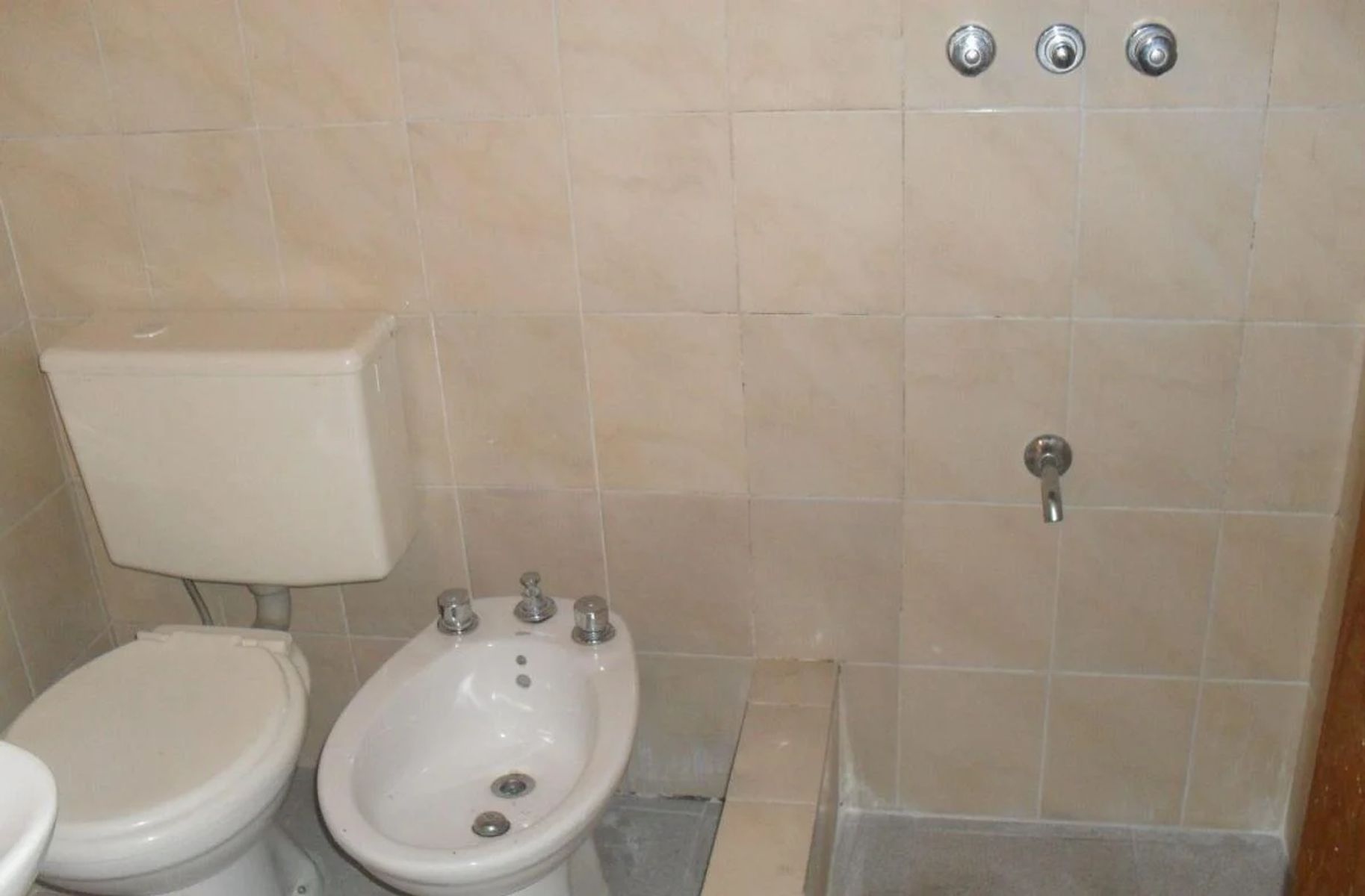 VENTA - ACOGEDOR DEPARTAMENTO TIPO PH 3 AMBIENTES - LANÚS ESTE - 12