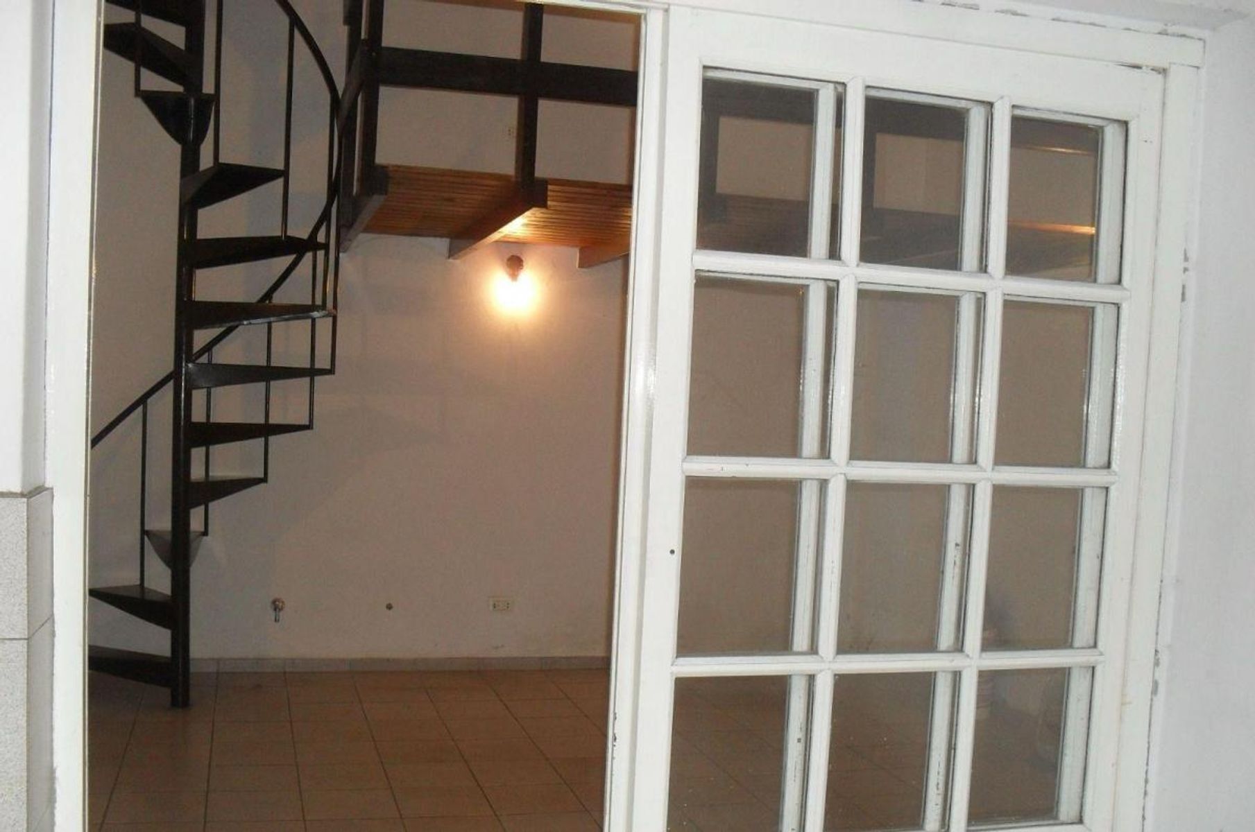 VENTA - ACOGEDOR DEPARTAMENTO TIPO PH 3 AMBIENTES - LANÚS ESTE - 13