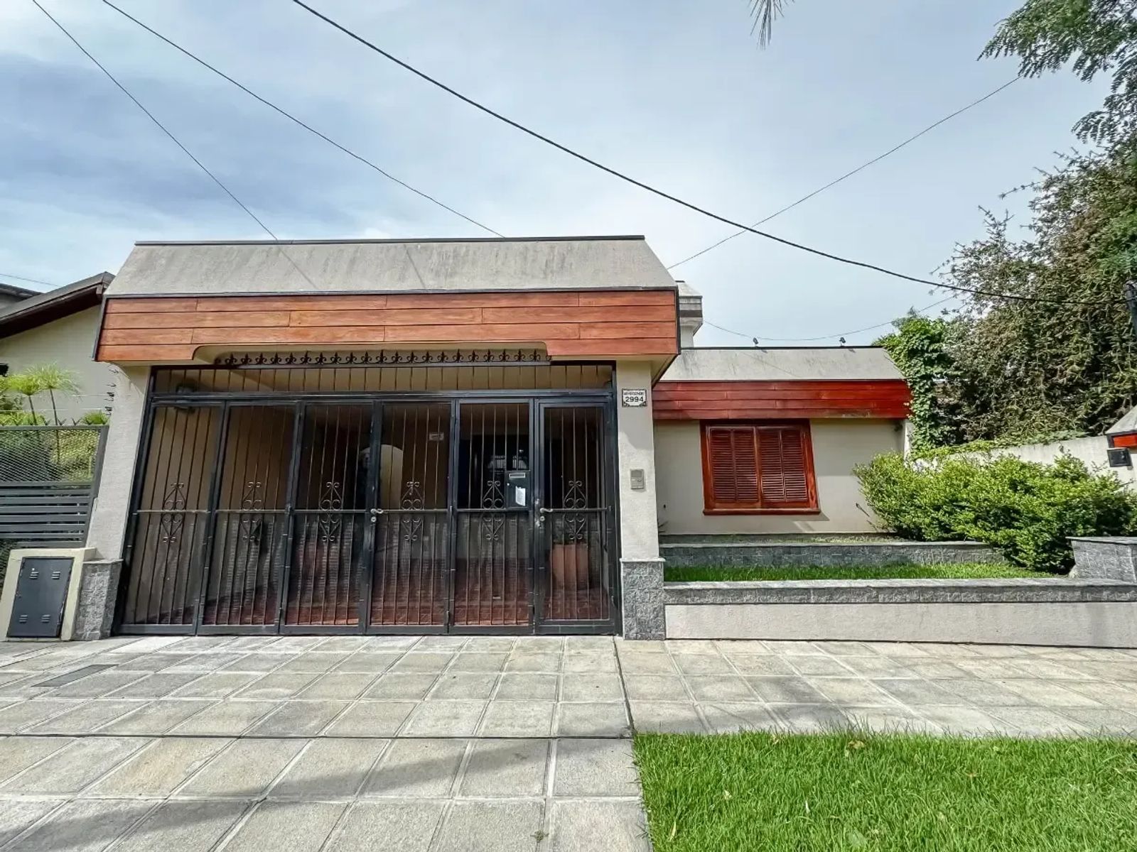 VENTA - GRAN CASA 3 AMBIENTES - CASTELAR CENTRO - 2