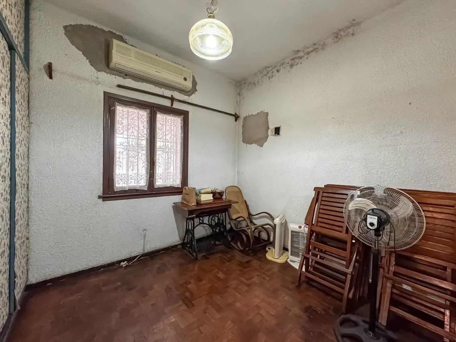 VENTA - GRAN CASA 3 AMBIENTES - CASTELAR CENTRO - 10