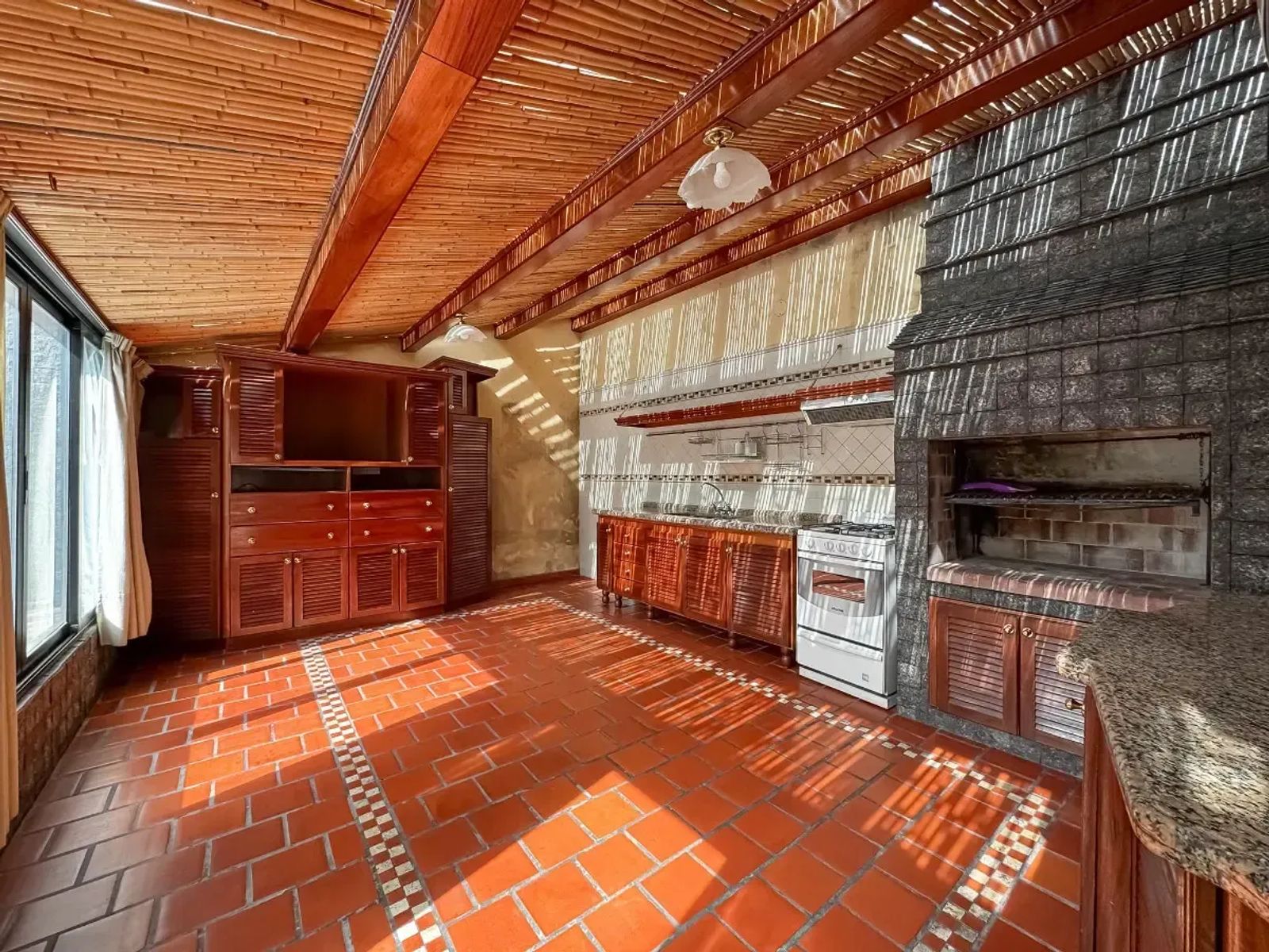 VENTA - GRAN CASA 3 AMBIENTES - CASTELAR CENTRO - 16
