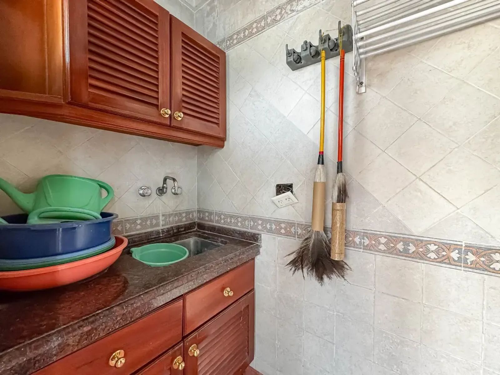 VENTA - GRAN CASA 3 AMBIENTES - CASTELAR CENTRO - 17