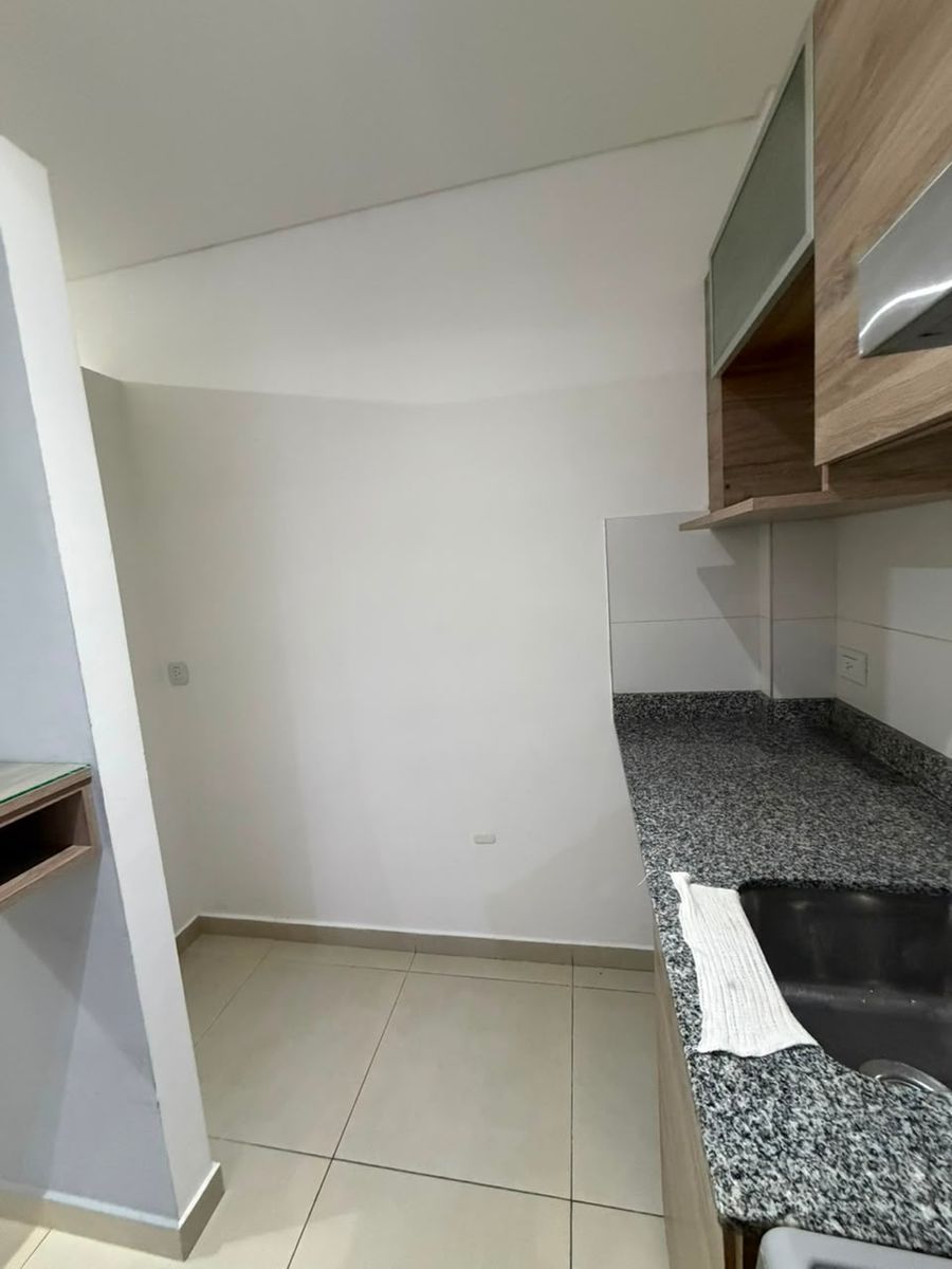 ALQUILER - EXCELENTE DEPARTAMENTO MONOAMBIENTE EN ESTADO IMPECABLE - 5TO PISO - 8