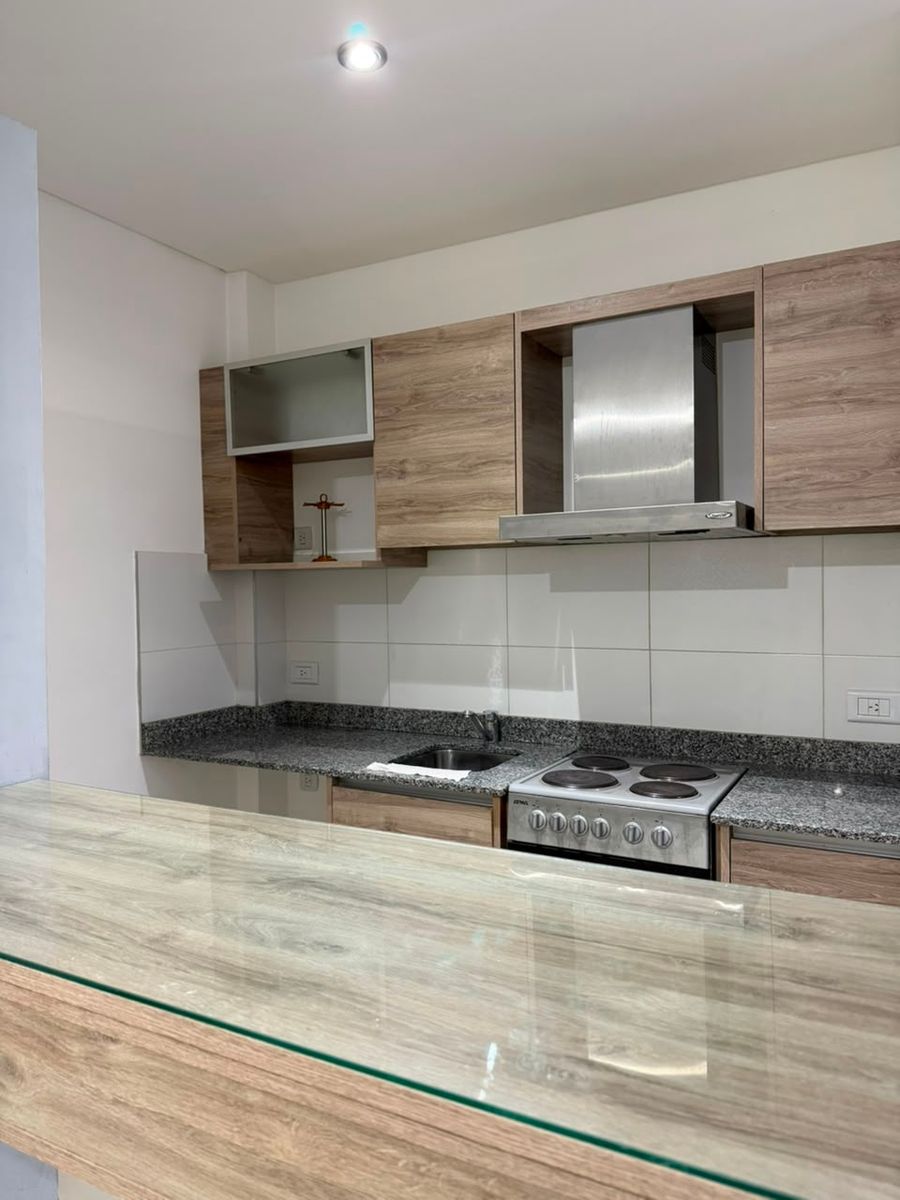 ALQUILER - EXCELENTE DEPARTAMENTO MONOAMBIENTE EN ESTADO IMPECABLE - 5TO PISO - 9