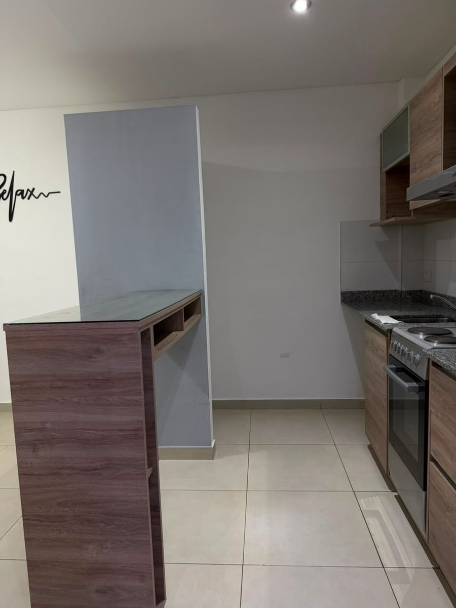 ALQUILER - EXCELENTE DEPARTAMENTO MONOAMBIENTE EN ESTADO IMPECABLE - 5TO PISO - 10