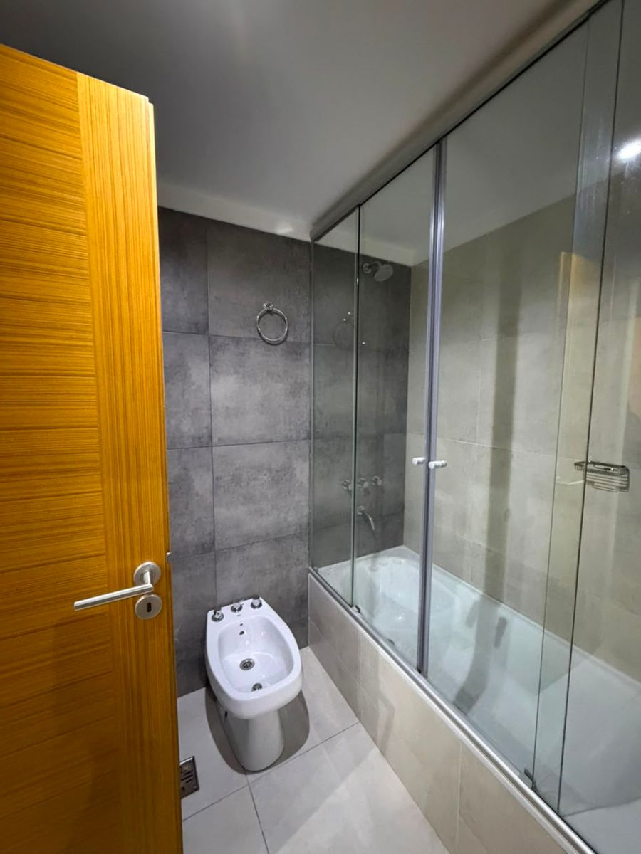ALQUILER - EXCELENTE DEPARTAMENTO MONOAMBIENTE EN ESTADO IMPECABLE - 5TO PISO - 14