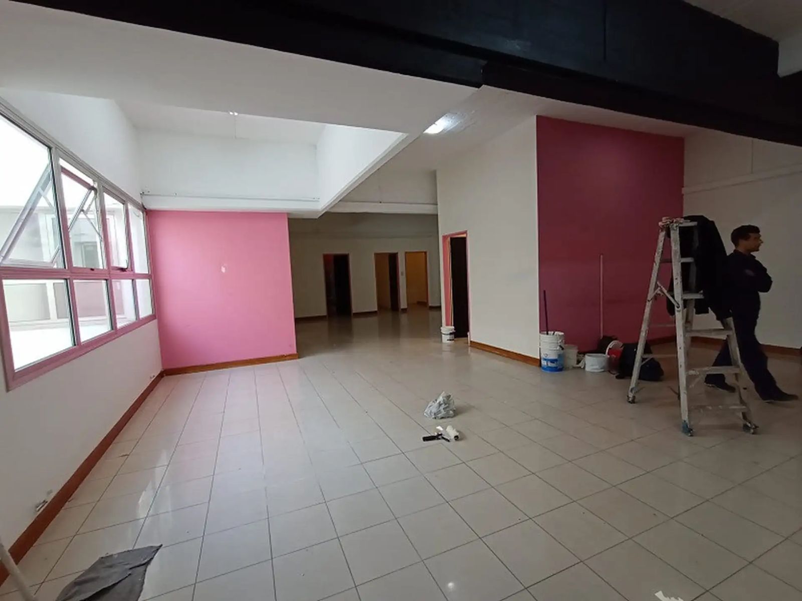 Alquiler - Salon 288 m². - Excelente - 3°p. - C/ascensor - Moron Centro - 4