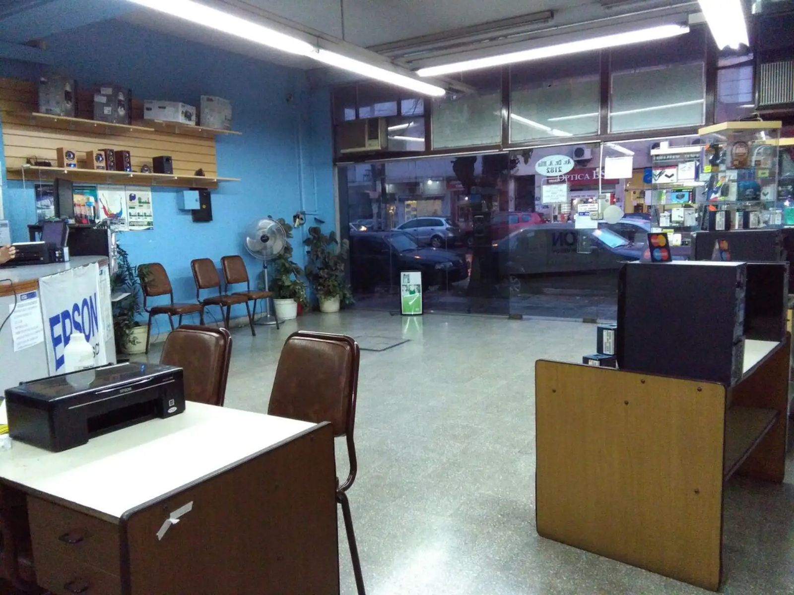 ALQUILER - EXCELENTE LOCAL DE 450 M2 TOTALES - 2 PLANTAS C/DEPÓSITO — foto 3