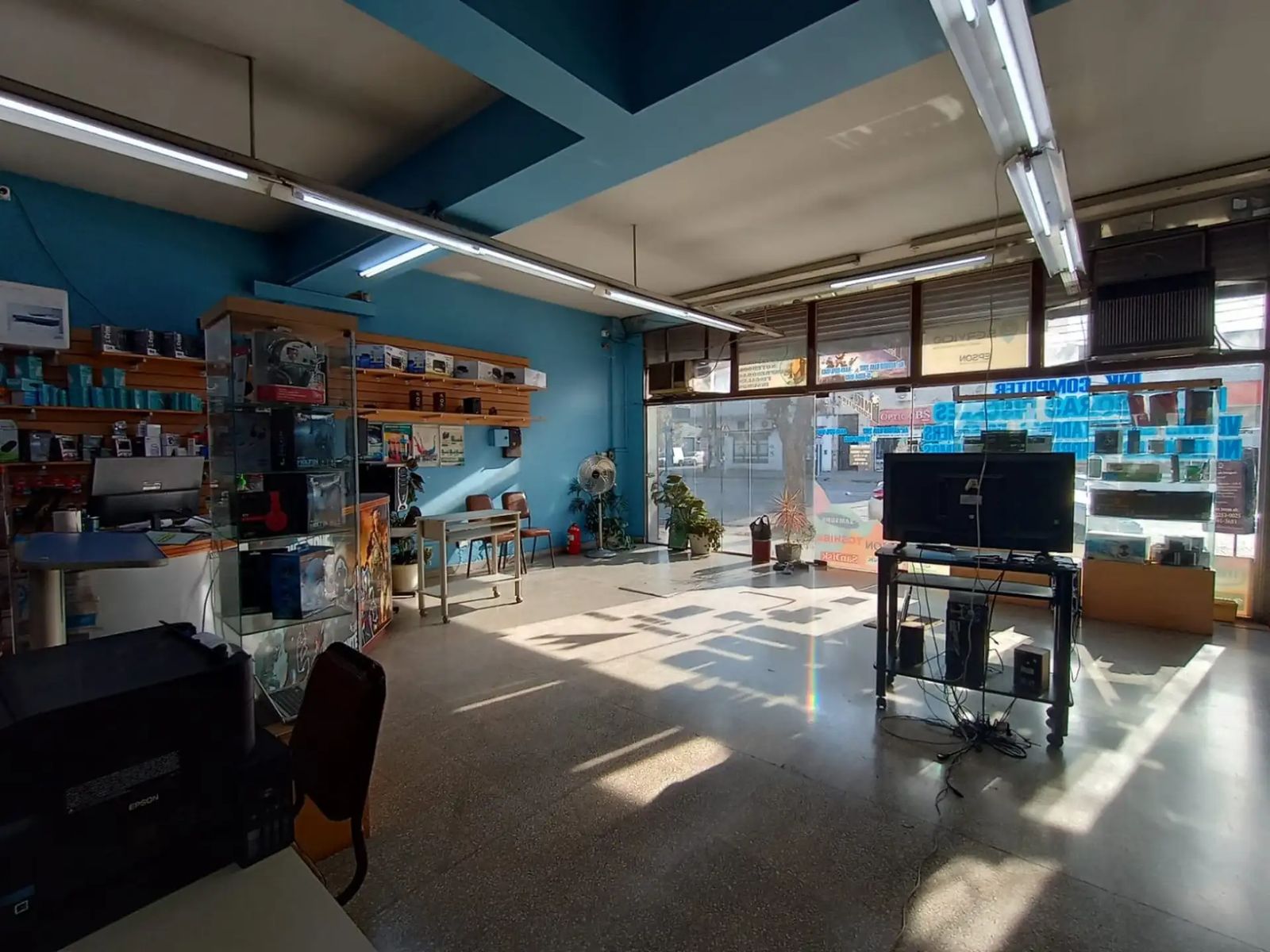 ALQUILER - EXCELENTE LOCAL DE 450 M2 TOTALES - 2 PLANTAS C/DEPÓSITO — foto 4