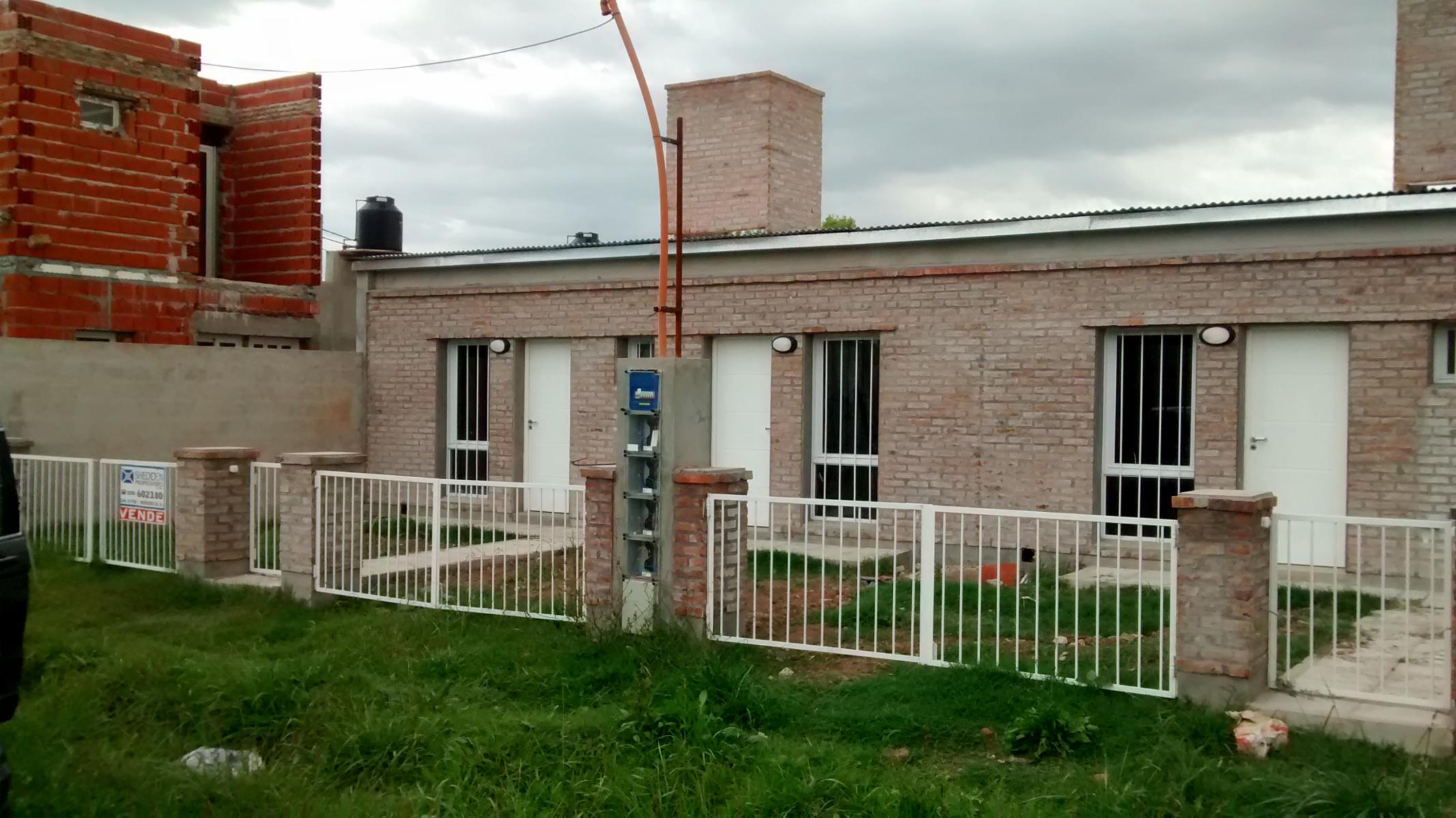 Muy lindo monoambiente con entrada para auto y patio. - 6