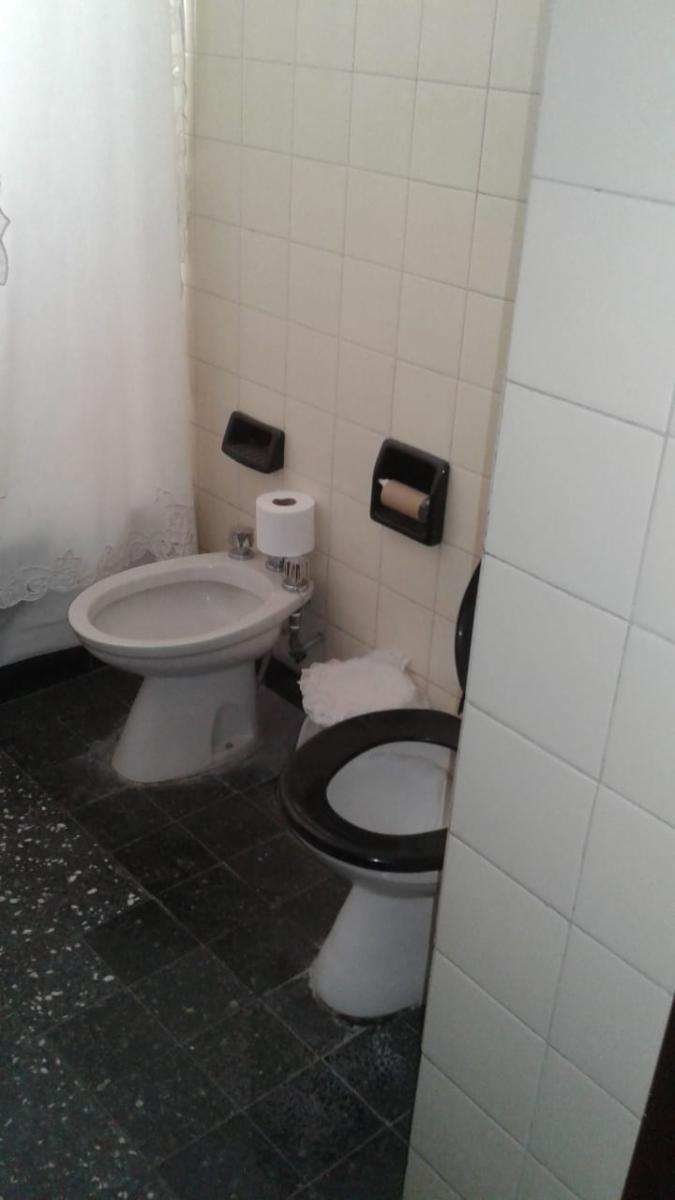 Coronel Pringles (B) Excelente departamento de 2 dormitorios con cochera. — foto 5