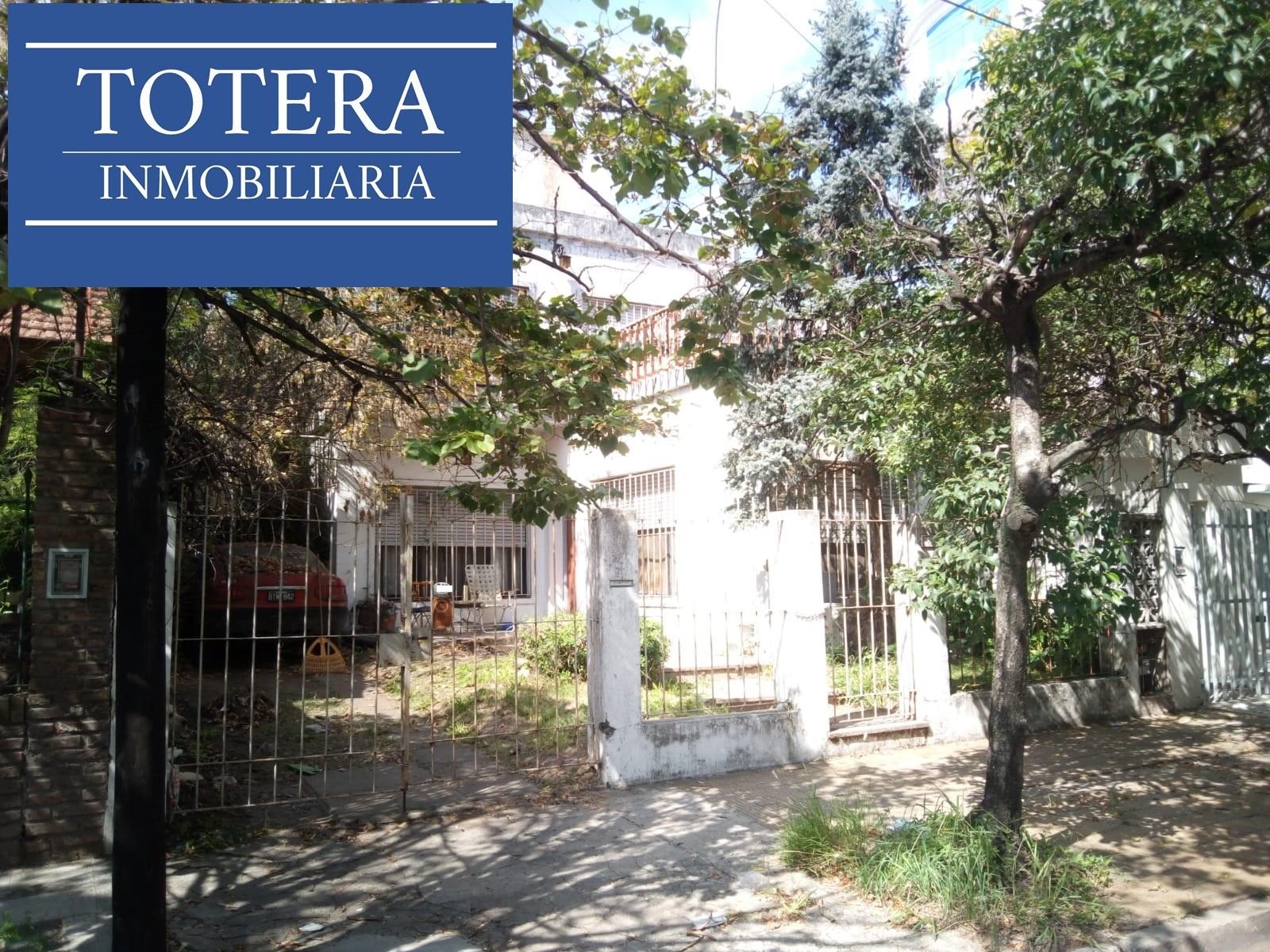 Casa 5 ambientes con cochera