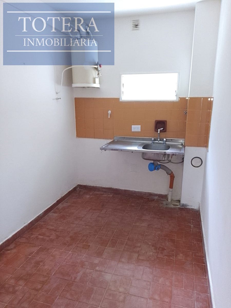 Departamento 2 ambientes en P. Baja - 4