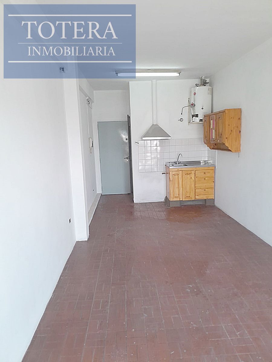 Departamento 1 ambiente al frente con balcon — foto 2
