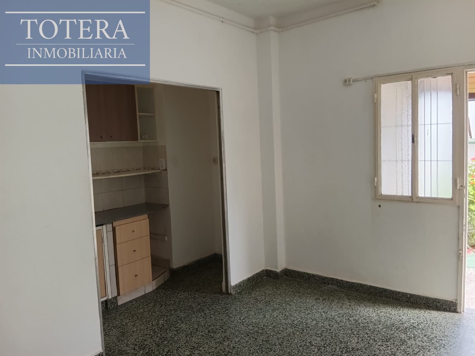 Casa PH 3 ambientes con patio — foto 2