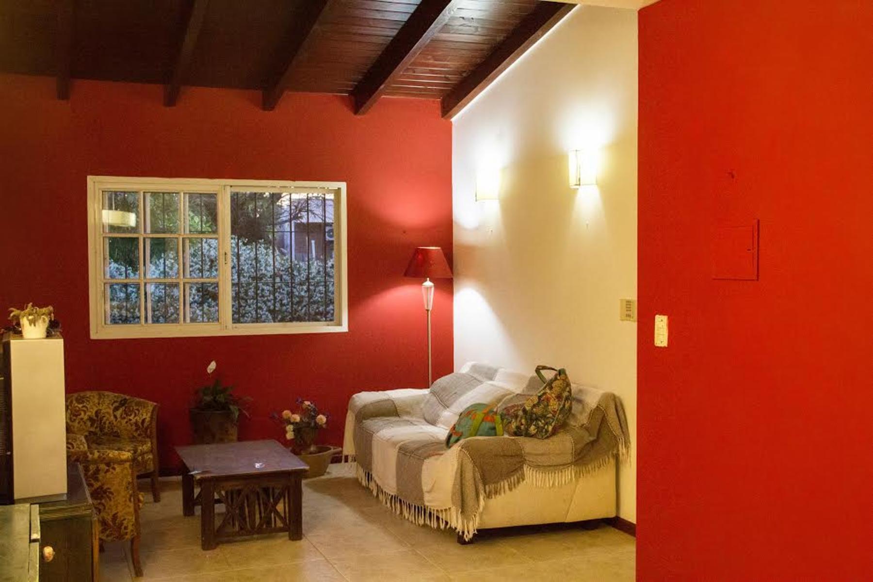 CASA DOS DORM - 100m2 mas cochera y galería -330 m2 terreno — foto 5