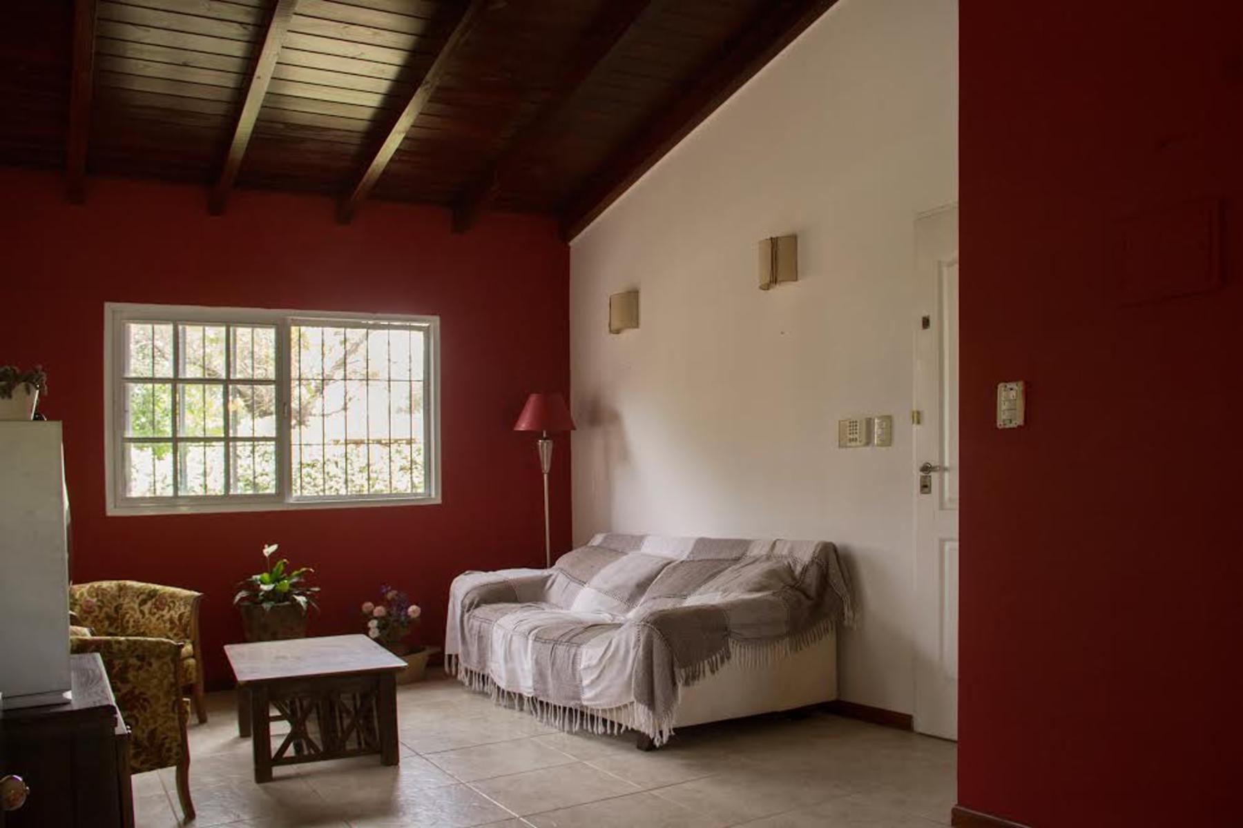 CASA DOS DORM - 100m2 mas cochera y galería -330 m2 terreno — foto 7