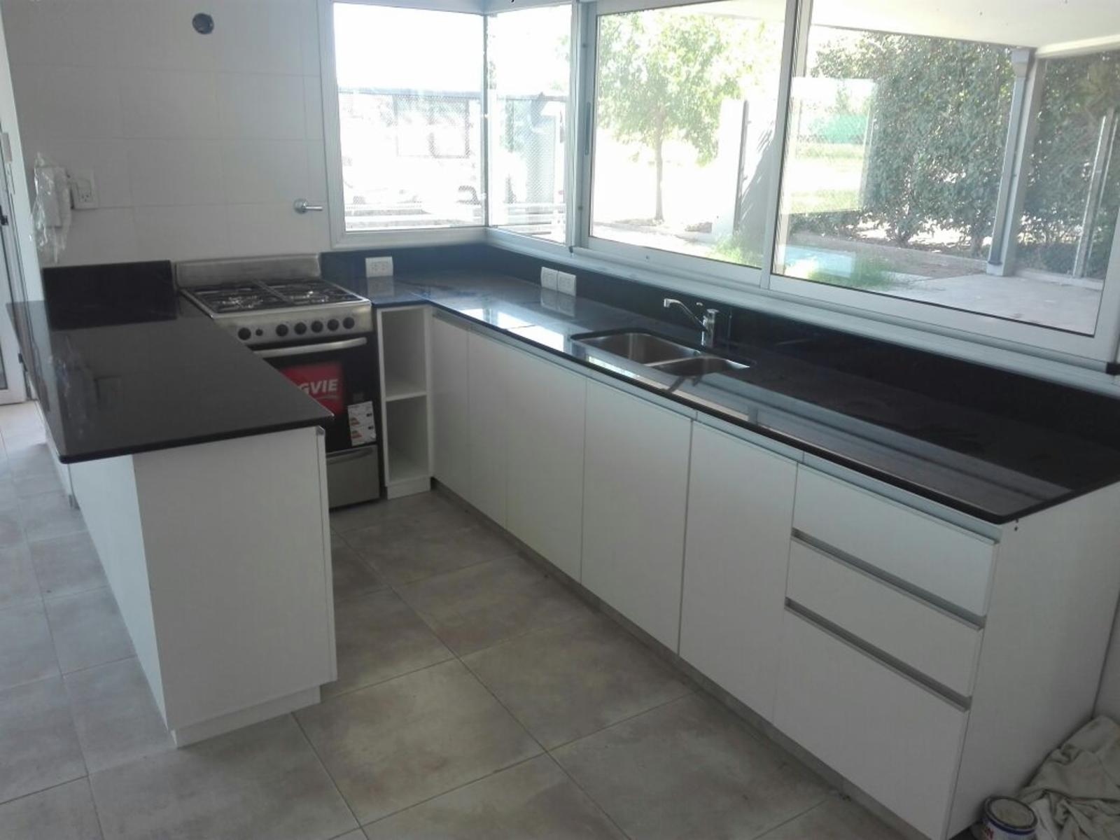CASA TRES DORMITORIOS EN CONSTRUCCIÓN BARRIO DON JUAN - FUNES — foto 14