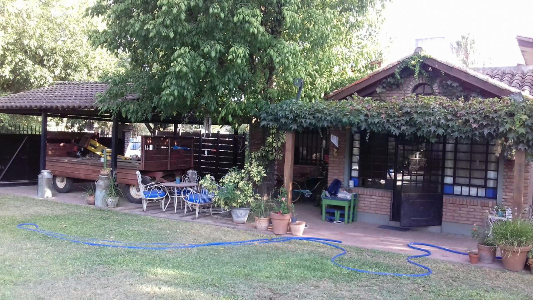 AMPLIA CASA 4 DORMITORIOS. PISCINA. JARDÍN. FUNES — foto 3