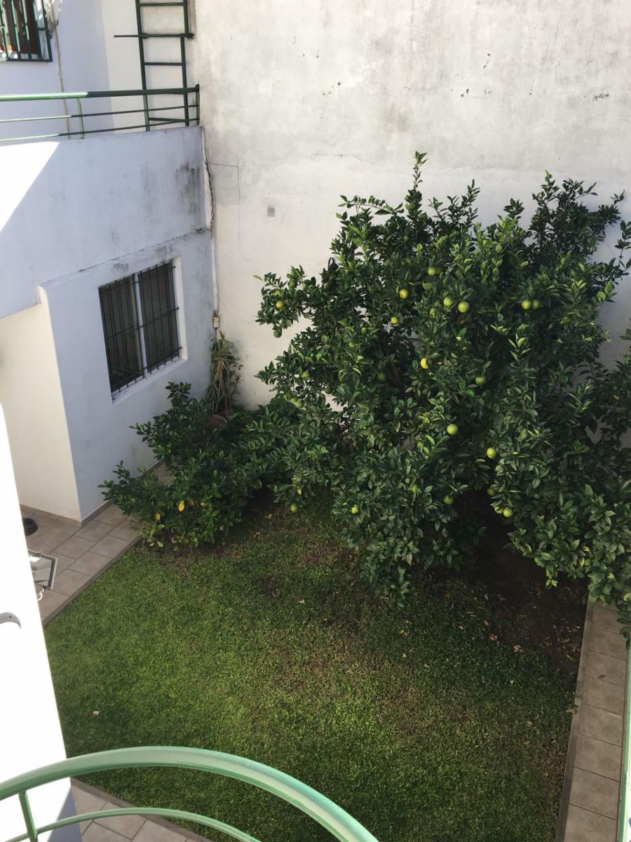 CASA 2 PLANTAS. 3 DORMITORIOS. JARDÍN, QUINCHO. COCHERA. BARRIO PARQUE. — foto 4
