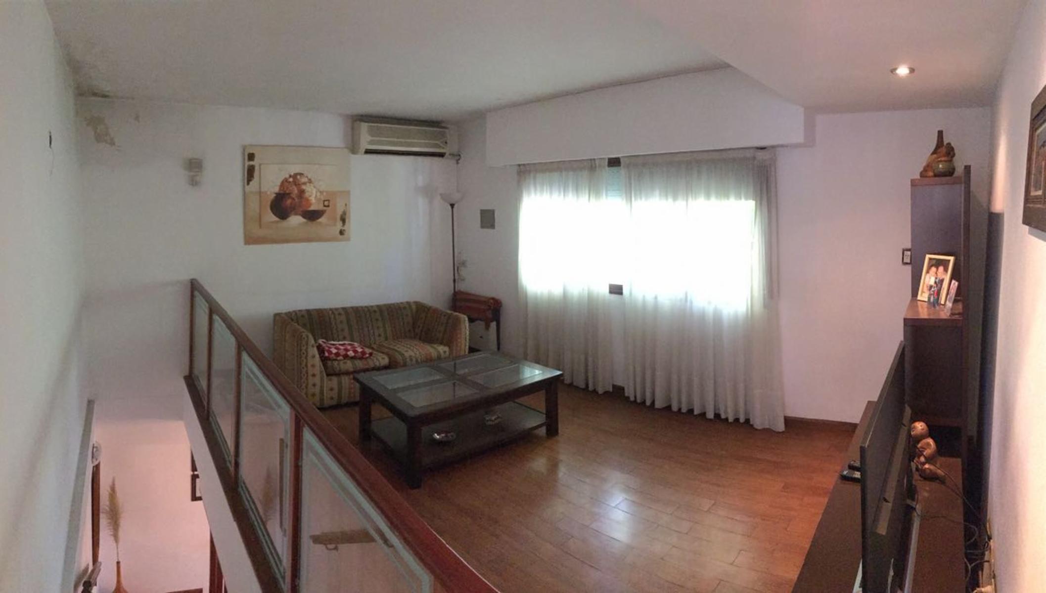 CASA 2 PLANTAS. 3 DORMITORIOS. JARDÍN, QUINCHO. COCHERA. BARRIO PARQUE. — foto 5