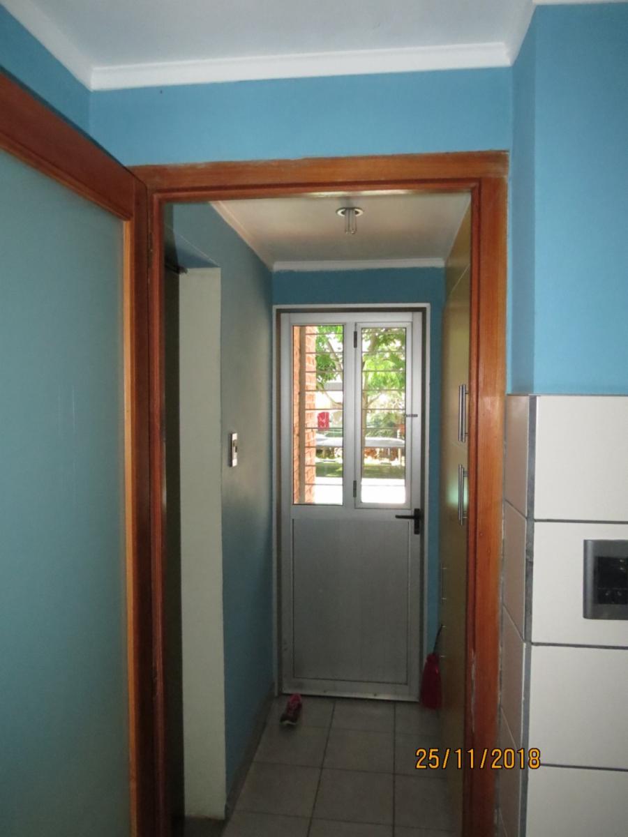 EXCELENTE CASA EN FUNES. 2 DORMITORIOS. PISCINA. QUINCHO. COCHERA. — foto 14