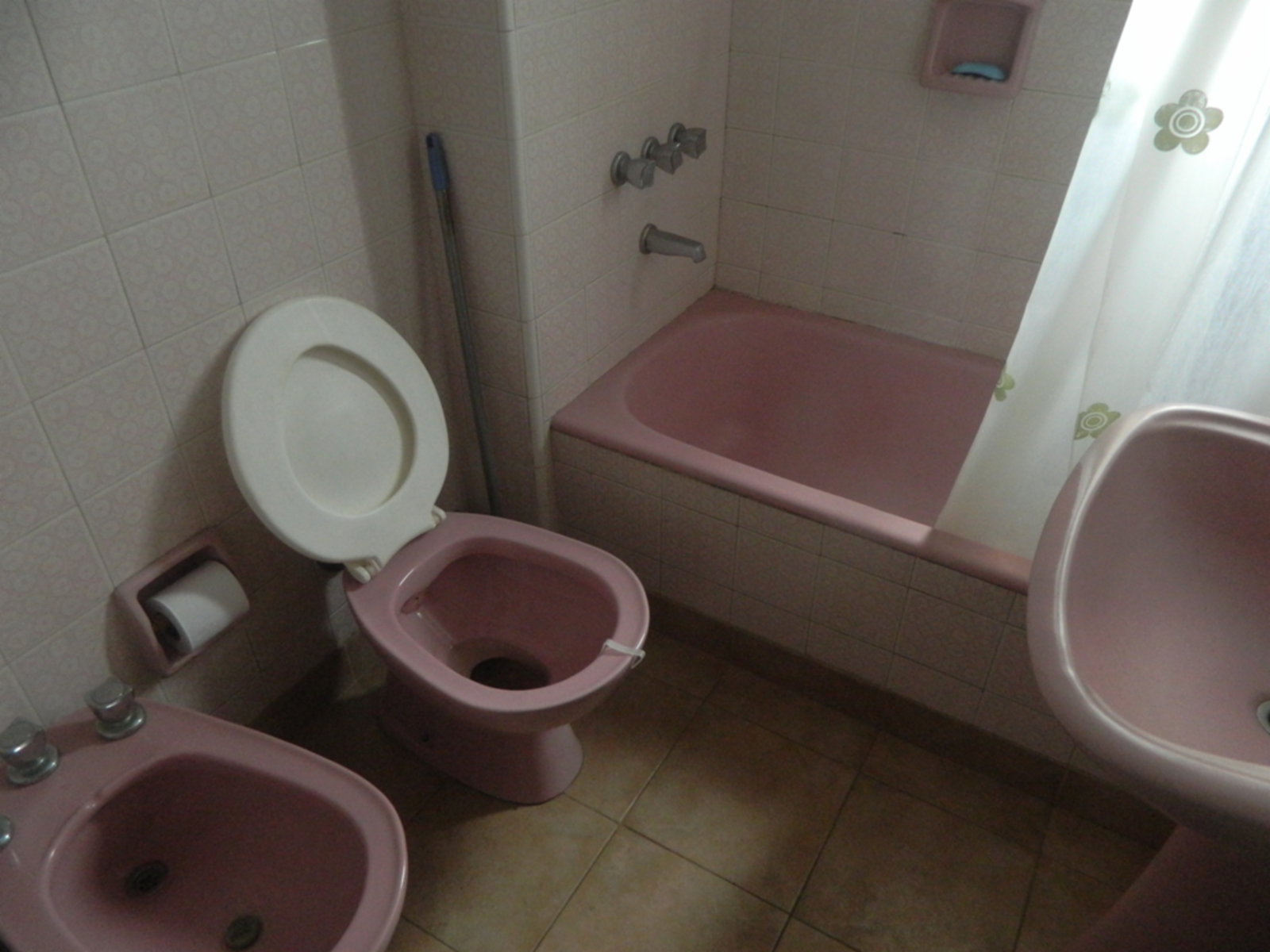 DEPARTAMENTOS DOS DORMITORIOS. BALCÓN. — foto 8