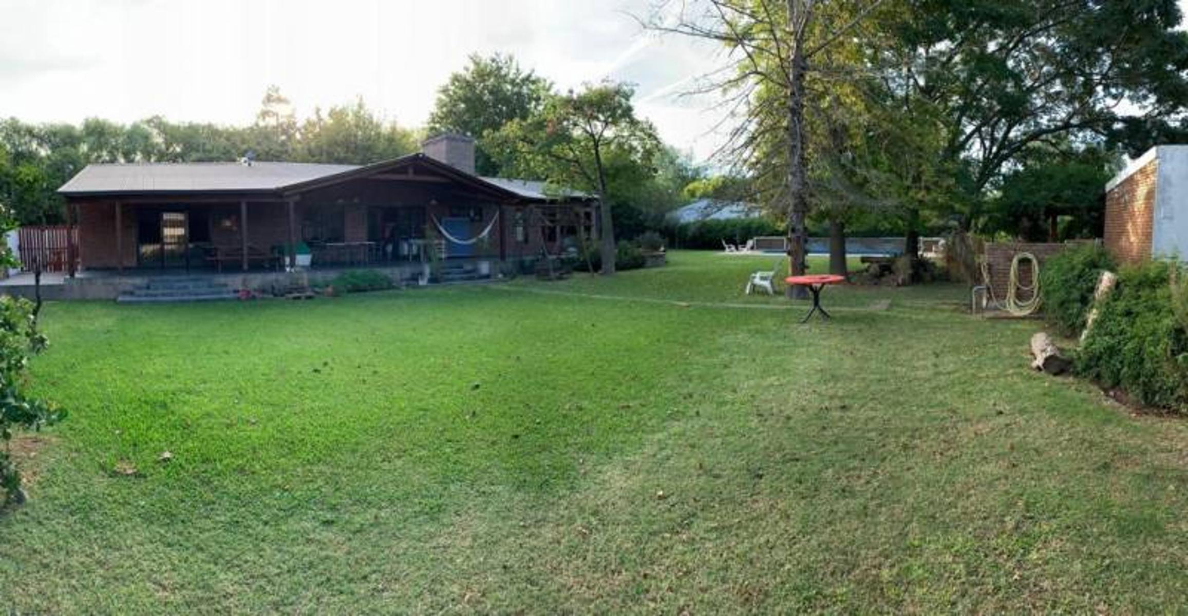 CASA 3 DORMITORIOS. PARQUE Y PISCINA. TERRENO 1575M2. FUNES. — foto 4