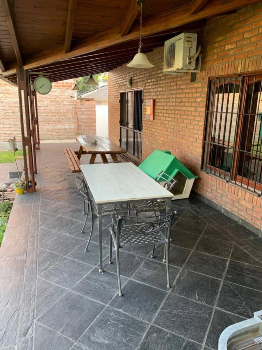 CASA 3 DORMITORIOS. PARQUE Y PISCINA. TERRENO 1575M2. FUNES. — foto 6