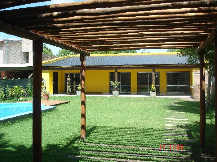 CASA DE UN DORMITORIO - PUEBLO ESTHER
