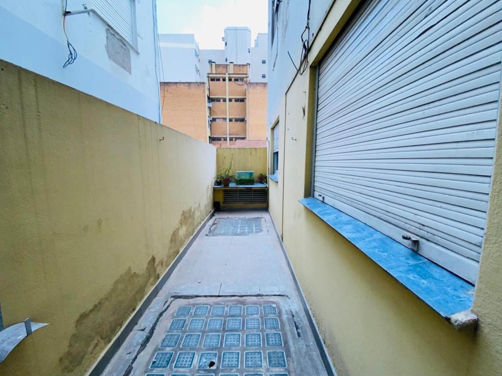 DEPARTAMENTO DE TRES AMBIENTES CON PATIO (ALEM 300-RAMOS MEJÍA) — foto 4