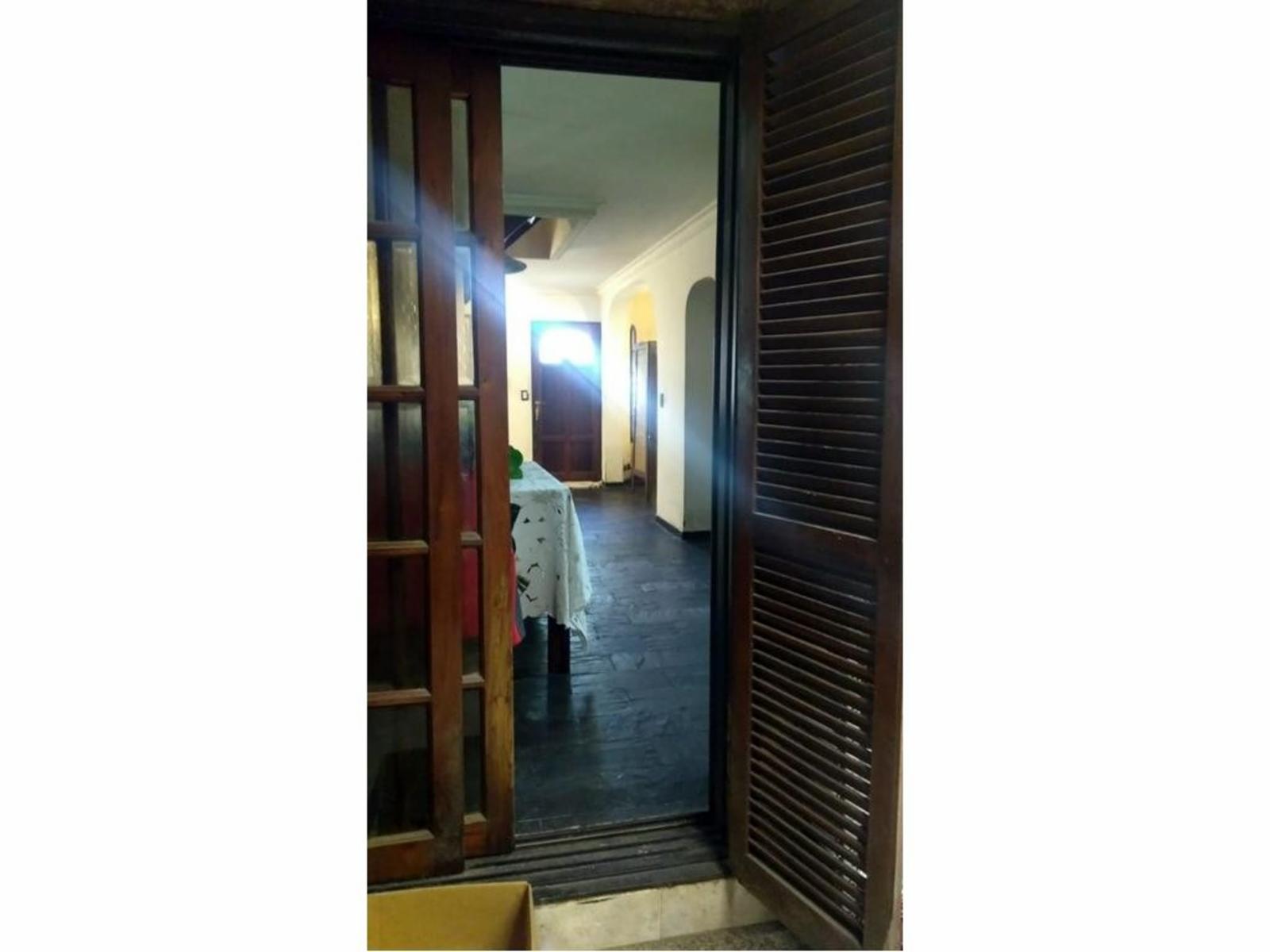CASA EN DOS PLANTAS C/GARAGE Y TERRAZA (PUNCHAUCA 100 - HAEDO). — foto 2